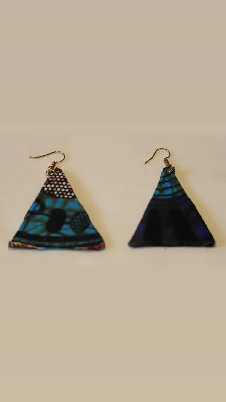 Pendientes en forma triangular planos
