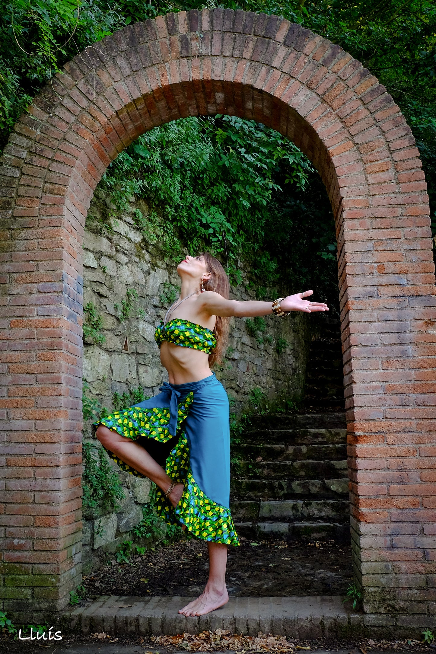 Falda tradicional con crop top
