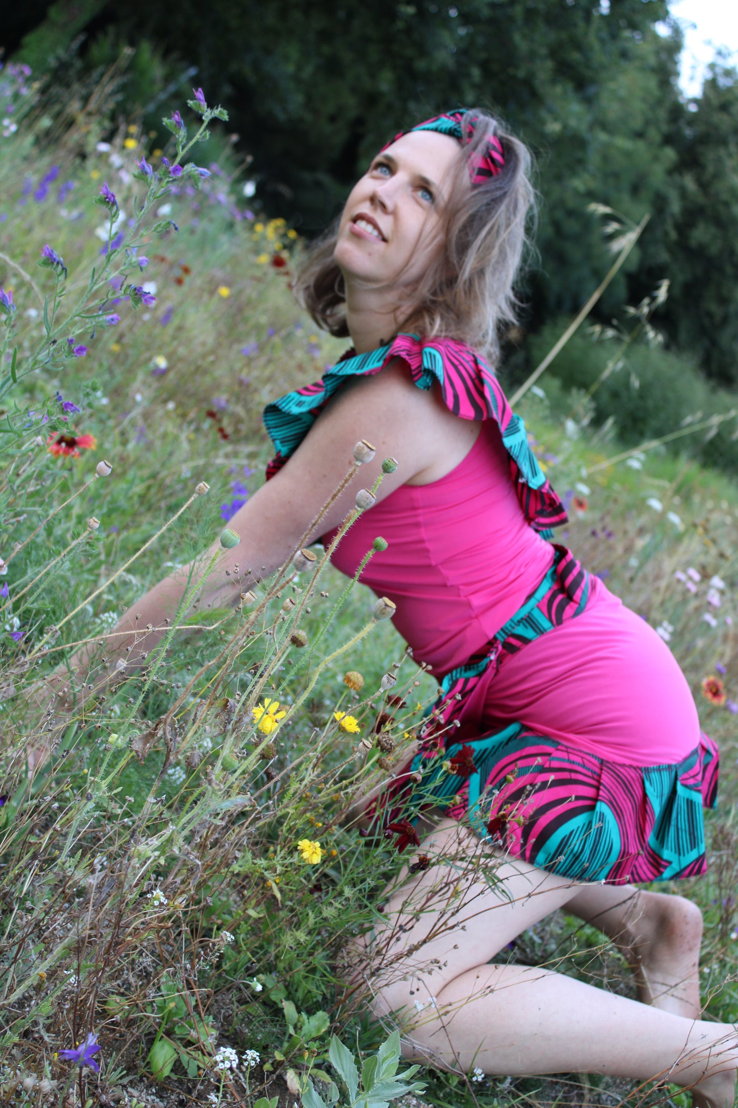 Conjunto top y falda corta con volante