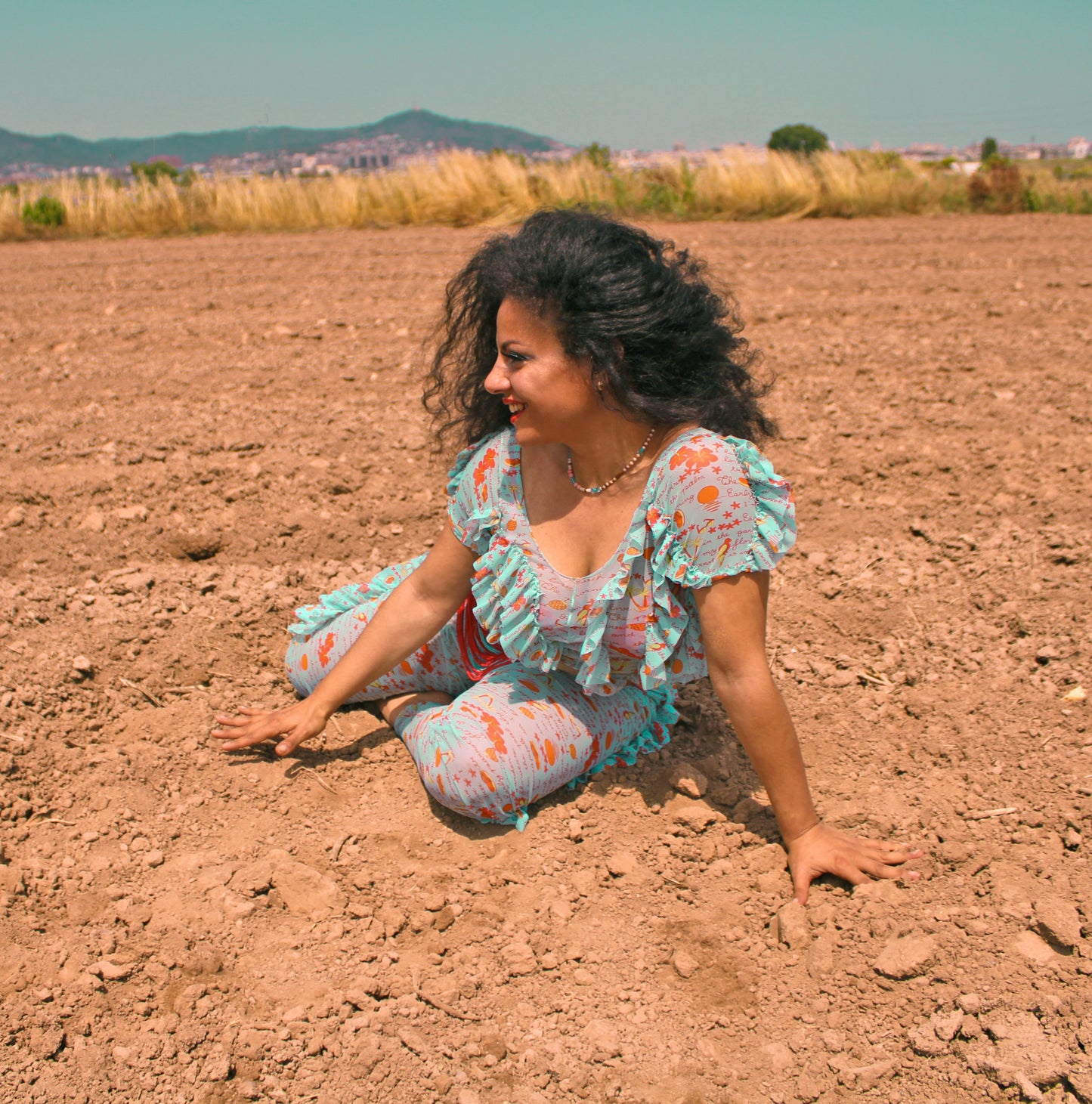 Mono manga larga corta con detalles y leggins