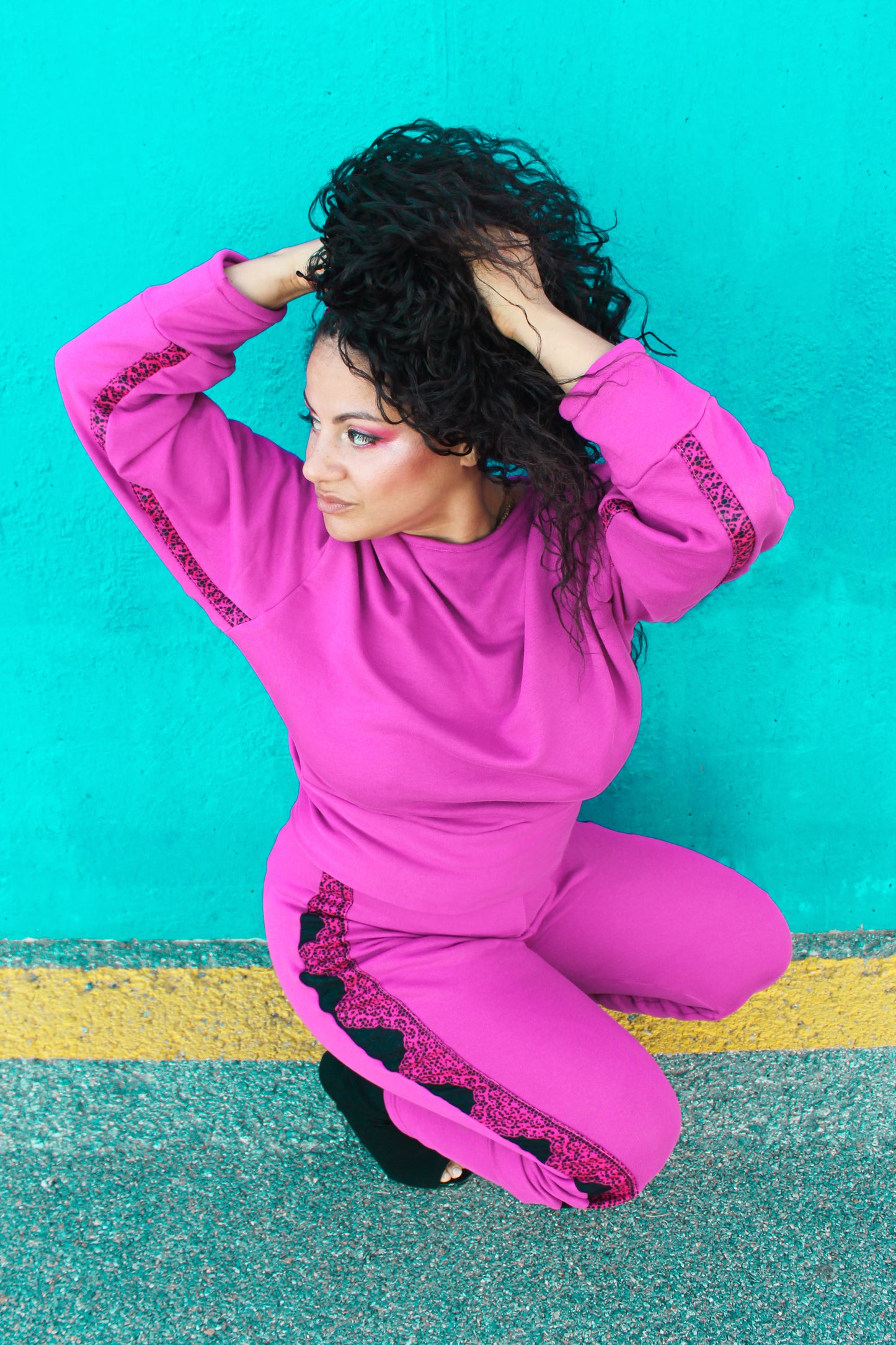Sudadera  y pantalón deportivo chandal con estampado afro