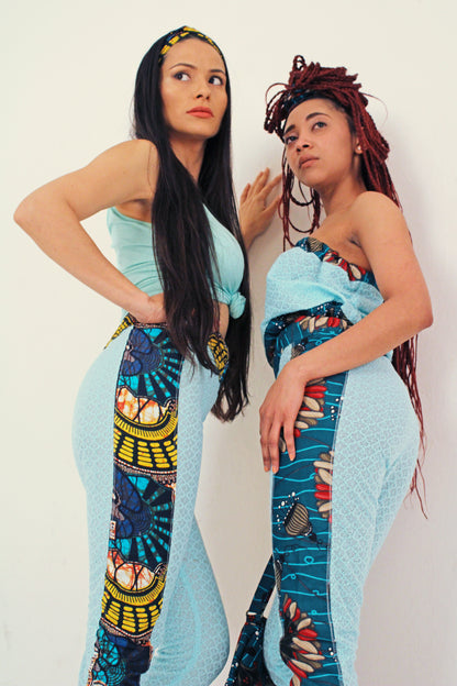 Conjunto de top corto sin tirantes y leggins con estampado wax