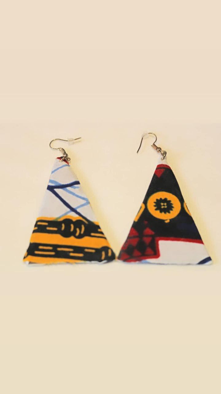 Pendientes en forma triangular planos